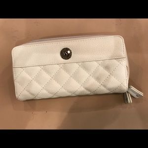Spacious white wallet